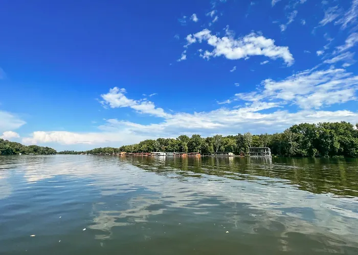 Lakohajo, Uszohaz - Tisza-To