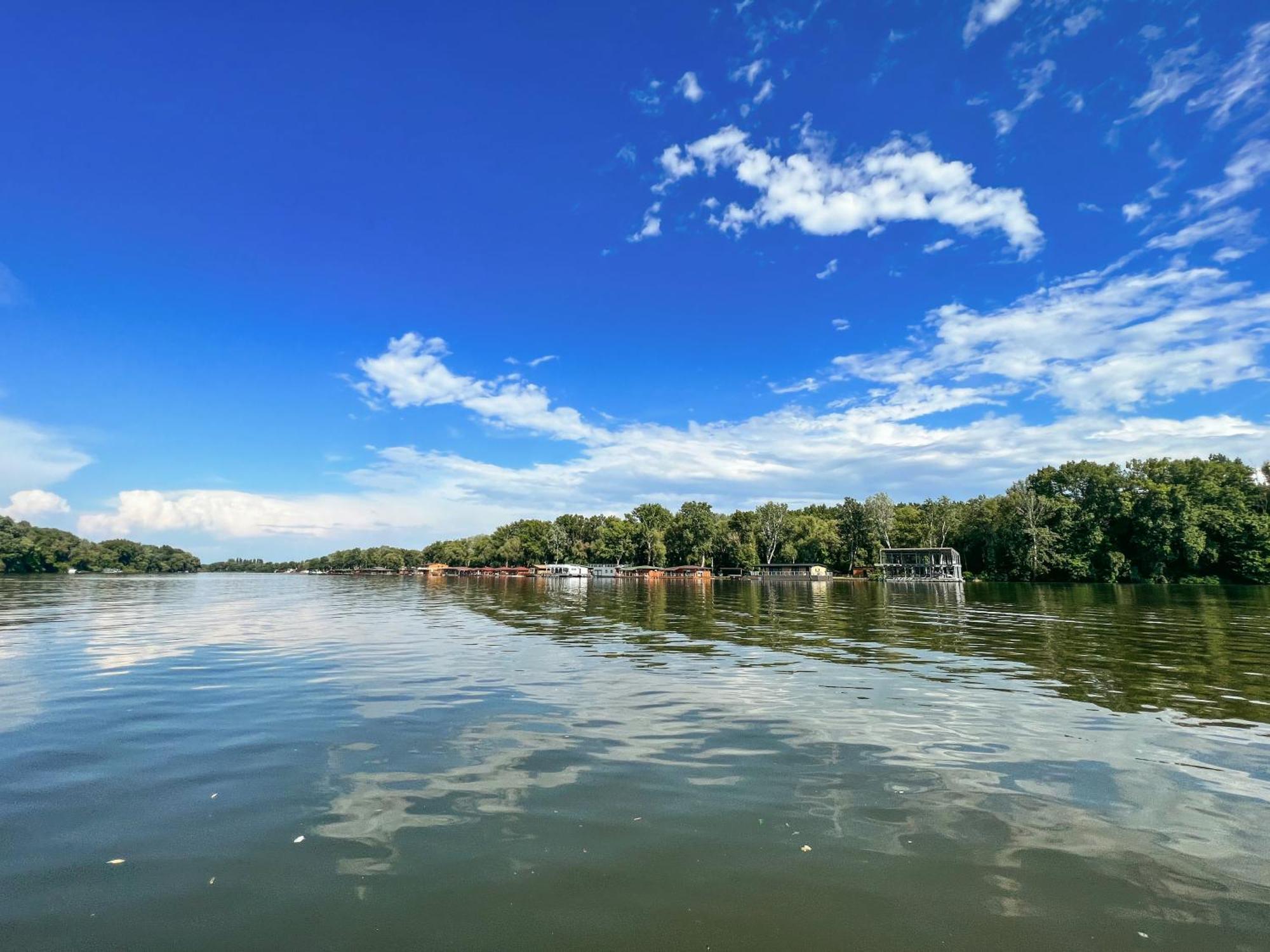 Lakohajo, Uszohaz - Tisza-to Botel Tiszafured