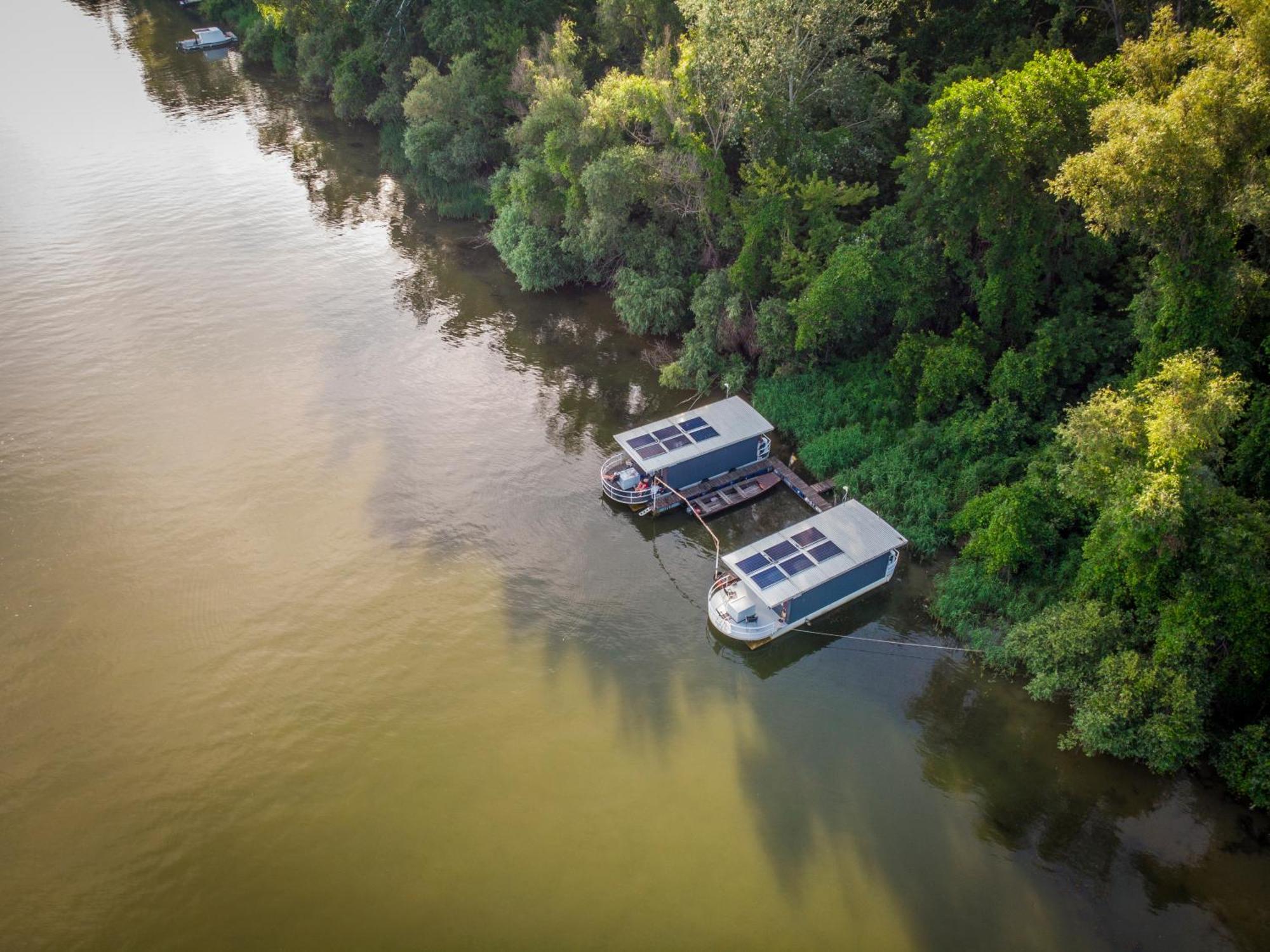Lakohajo, Uszohaz - Tisza-to Botel Tiszafured